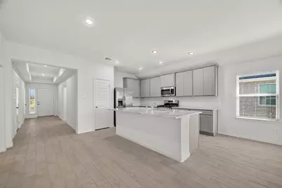 2111 Spring Hollow Drive, Baytown, TX 77521 - Photo 7