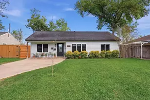 7110 Jalna St, Houston, TX 77055 - Photo 3