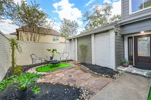 5115 Green Springs Dr, Houston, TX 77066 - Photo 3