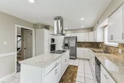 5115 Green Springs Drive, Houston, TX 77066 - Photo 9