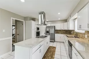 5115 Green Springs Dr, Houston, TX 77066 - Photo 9