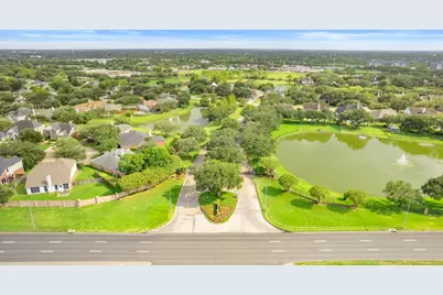 411 Crestwater Trail, Houston, TX 77082 - Photo 35
