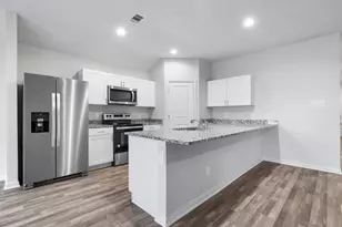 102 Avalon Dr, Huntsville, TX 77320 - Photo 7