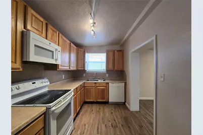 5712 Maco Street, Galveston, TX 77551 - Photo 11