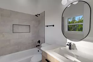 7962 Ethel St, Houston, TX 77028 - Photo 9