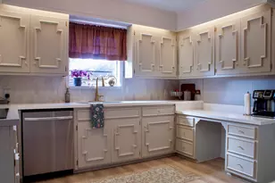 1210 Nottingham Ln, Beaumont, TX 77706 - Photo 9