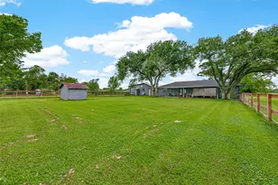1429 County Rd 192, Alvin, TX 77511 - Photo 5