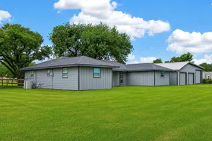 1429 County Rd 192, Alvin, TX 77511 - Photo 1