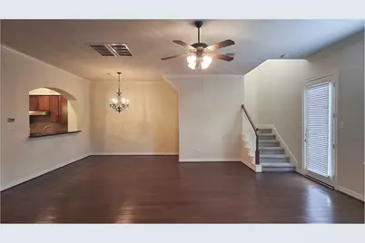 10623 Wallingford Place, Houston, TX 77042 - Photo 13