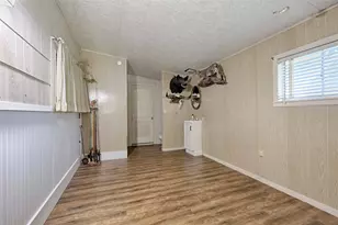 604 N Market St, Hallettsville, TX 77964 - Photo 17