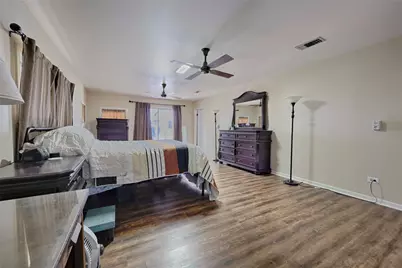 604 N Market Street, Hallettsville, TX 77964 - Photo 11