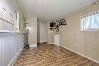 604 N Market Street, Hallettsville, TX 77964 - Photo 17