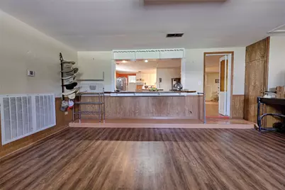 604 N Market Street, Hallettsville, TX 77964 - Photo 9