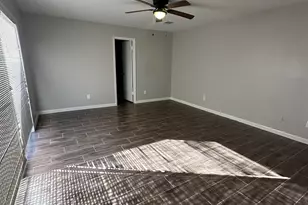 7846 Bankside Dr Dr, Houston, TX 77071 - Photo 13