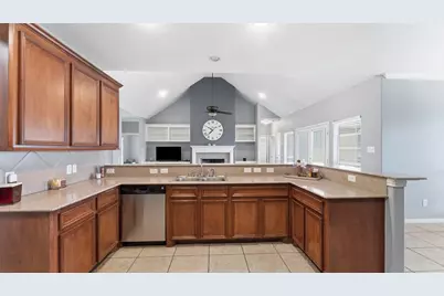 15592 Sandtrap Drive, Waller, TX 77484 - Photo 13
