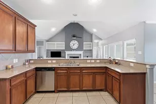 15592 Sandtrap Dr, Waller, TX 77484 - Photo 13