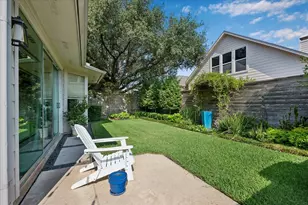 7018 Afton Woods Dr, Houston, TX 77055 - Photo 23