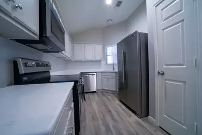 117 Harbour Town Circle, Conroe, TX 77356 - Photo 5