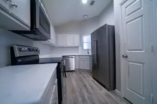 117 Harbour Town Cir, Conroe, TX 77356 - Photo 5