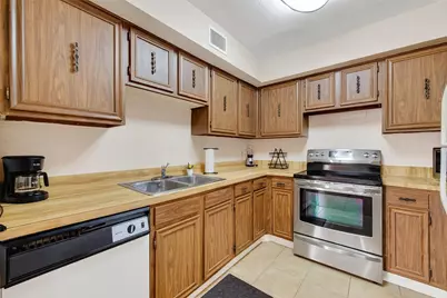 11002 Hammerly Boulevard #69, Houston, TX 77043 - Photo 15