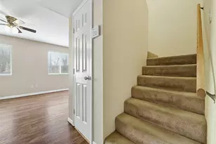 11002 Hammerly Blvd, Houston, TX 77043 - Photo 17