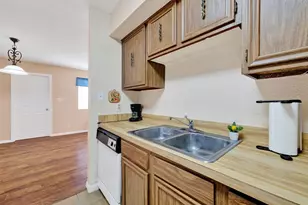 11002 Hammerly Blvd, Houston, TX 77043 - Photo 13