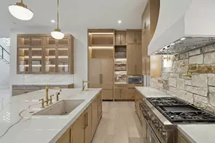 14106 Heatherfield Dr, Houston, TX 77079 - Photo 11