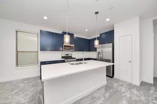 18527 Centro Row, Shenandoah, TX 77385 - Photo 11