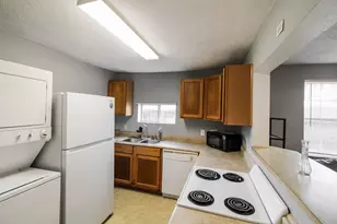 610 Ball, Galveston, TX 77550 - Photo 3