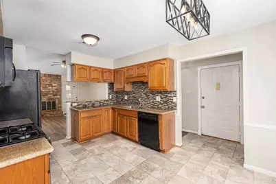 2751 Longleaf Pines Drive, Houston, TX 77339 - Photo 5