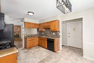 2751 Longleaf Pines Dr, Houston, TX 77339 - Photo 5