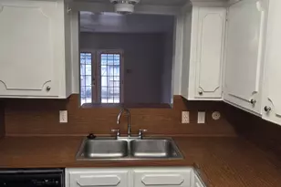 5217 Arboles Dr, Houston, TX 77035 - Photo 9