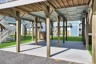 1028 Sunset Circle W, Crystal Beach, TX 77650 - Photo 23