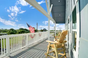 1028 Sunset Circle W, Crystal Beach, TX 77650 - Photo 9
