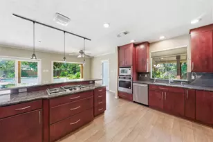 706 Golden Bear Ln, Houston, TX 77339 - Photo 9