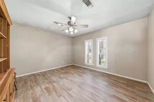 706 Golden Bear Ln, Houston, TX 77339 - Photo 17