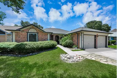 10918 Mulberry Court, La Porte, TX 77571 - Photo 1