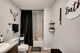 950 21st St, Hempstead, TX 77445 - Photo 23