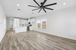 530 N 4th St, La Porte, TX 77571 - Photo 5