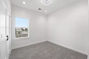 530 N 4th St, La Porte, TX 77571 - Photo 15