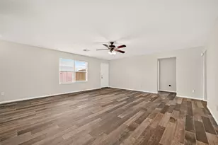 2107 Bishop Hollow Ln, Rosenberg, TX 77471 - Photo 5