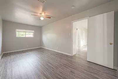 5646 Cedarburg Drive, Houston, TX 77048 - Photo 5