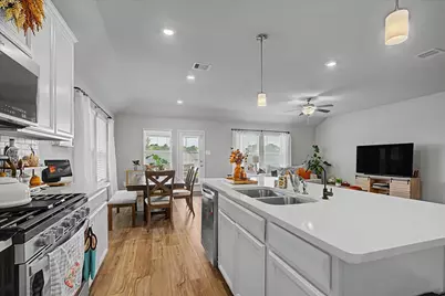 10842 Cliffs View Drive, Iowa Colony, TX 77583 - Photo 17