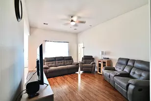 6926 Chessgate Falls Ln, Richmond, TX 77469 - Photo 3