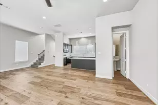 10534 Executive Lake Dr, Stafford, TX 77477 - Photo 7
