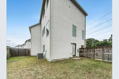 10534 Executive Lake Drive, Stafford, TX 77477 - Photo 19