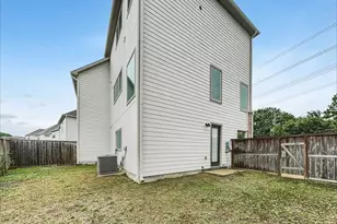 10534 Executive Lake Dr, Stafford, TX 77477 - Photo 19