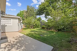 9410 Fairdale Ln, Houston, TX 77063 - Photo 23