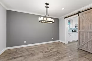 9410 Fairdale Ln, Houston, TX 77063 - Photo 9