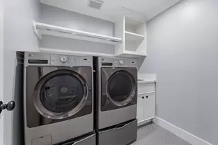 9410 Fairdale Ln, Houston, TX 77063 - Photo 21